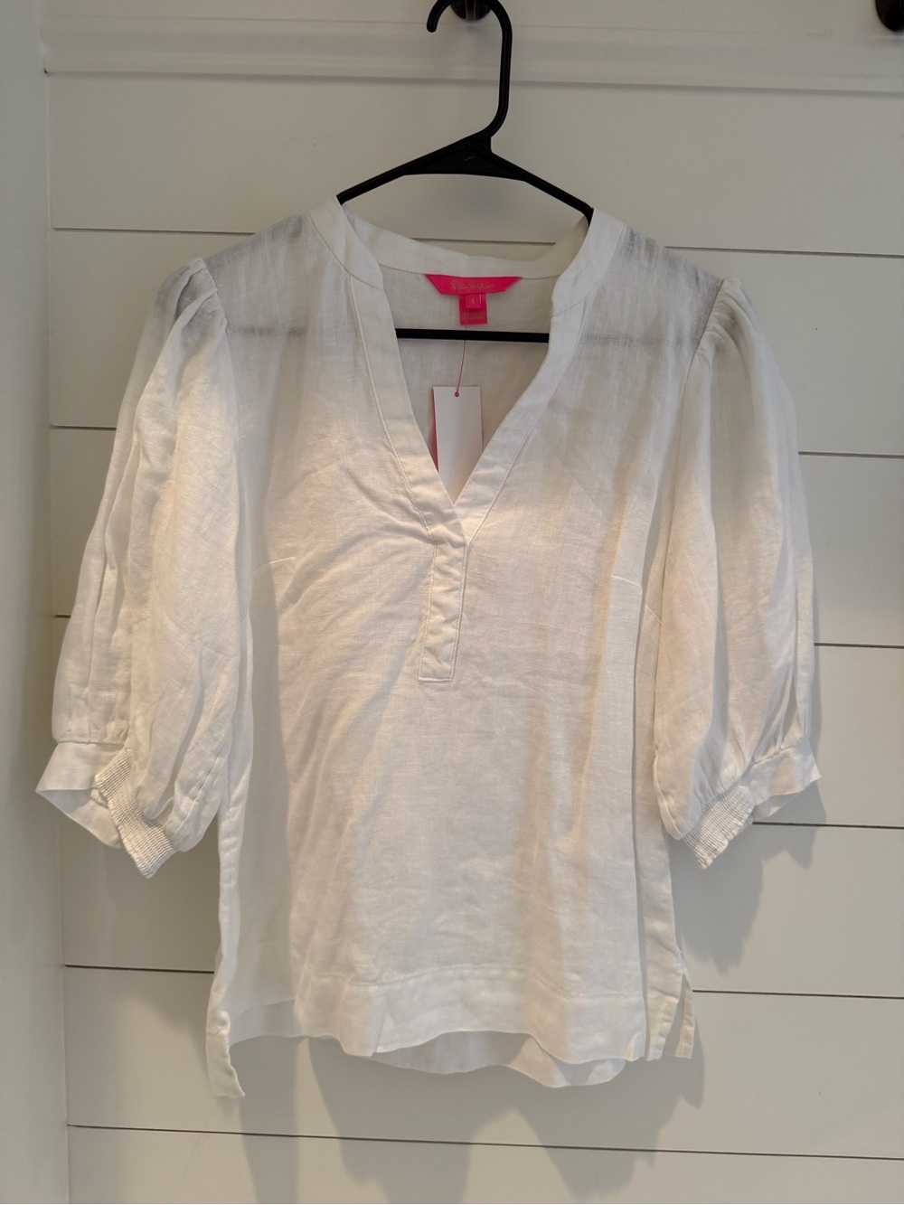 Lilly Pulitzer Women’s White Linen V-Neck Puff Sleeve Top
